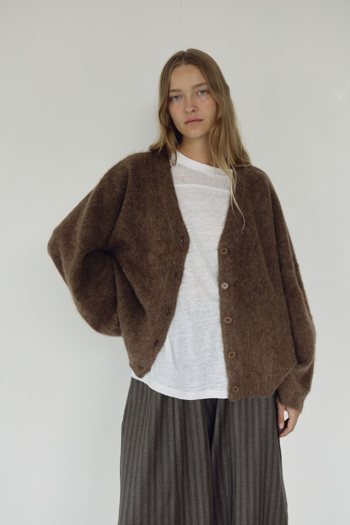 The V Neck Cardi, Umber