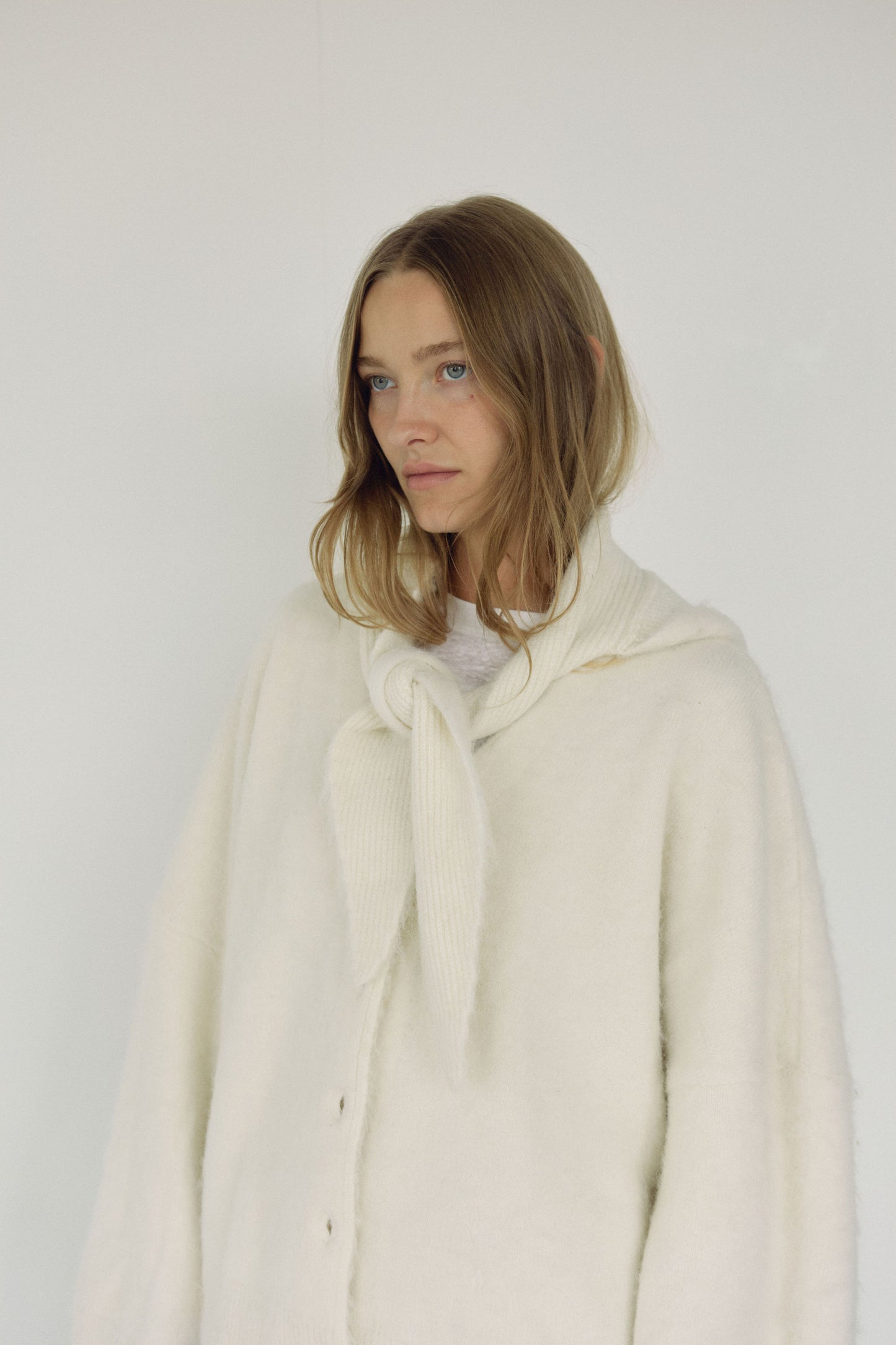 The Hooded Scarf, Milk