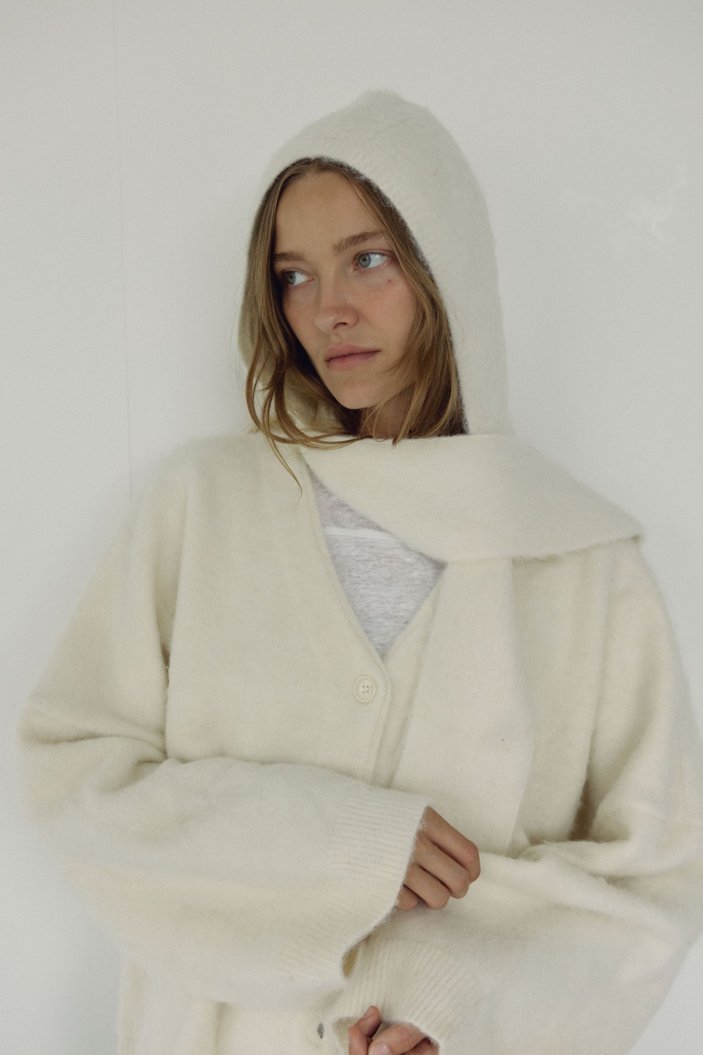The Hooded Scarf, Milk