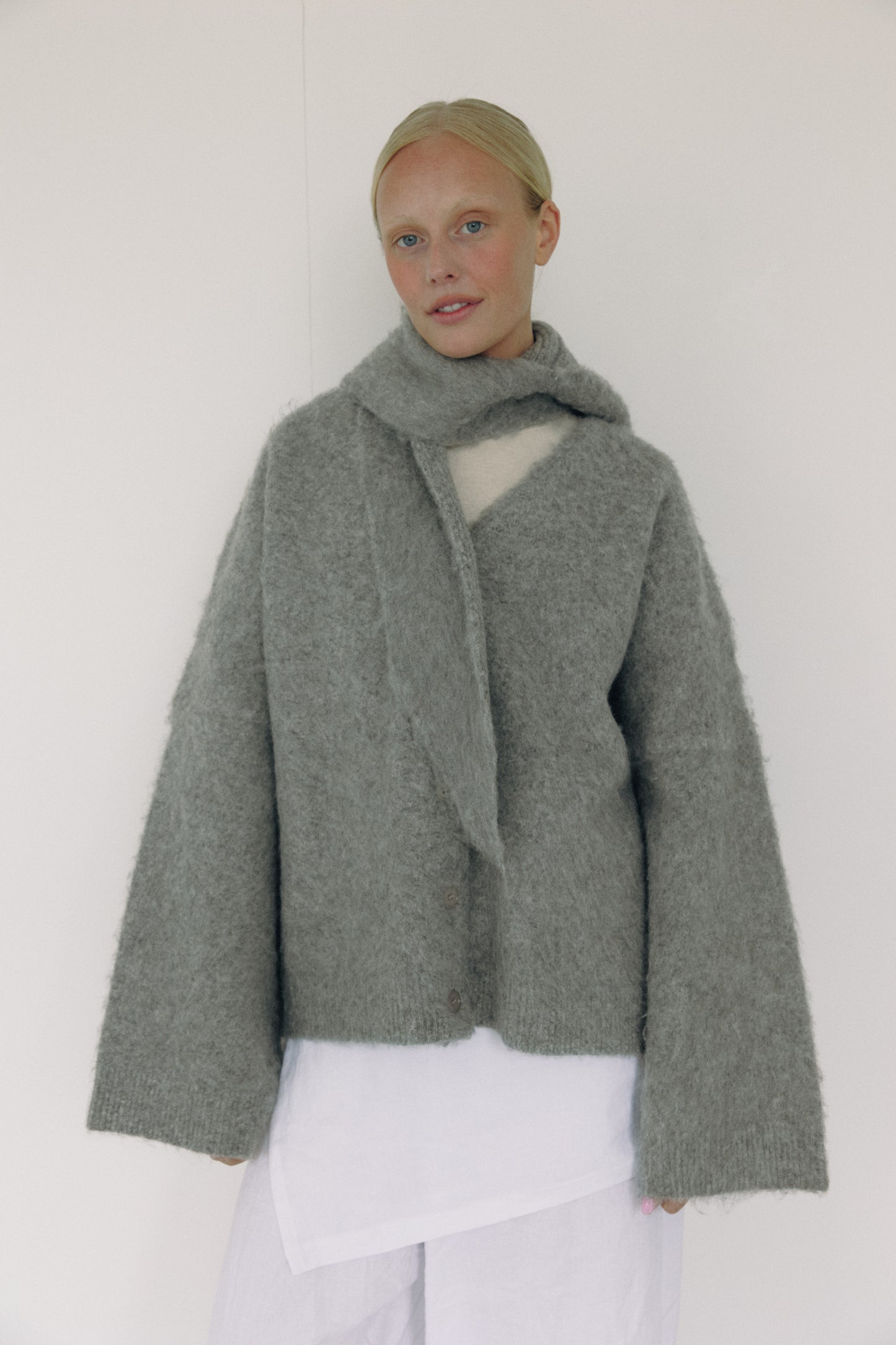 The V Neck Cardi, Grey