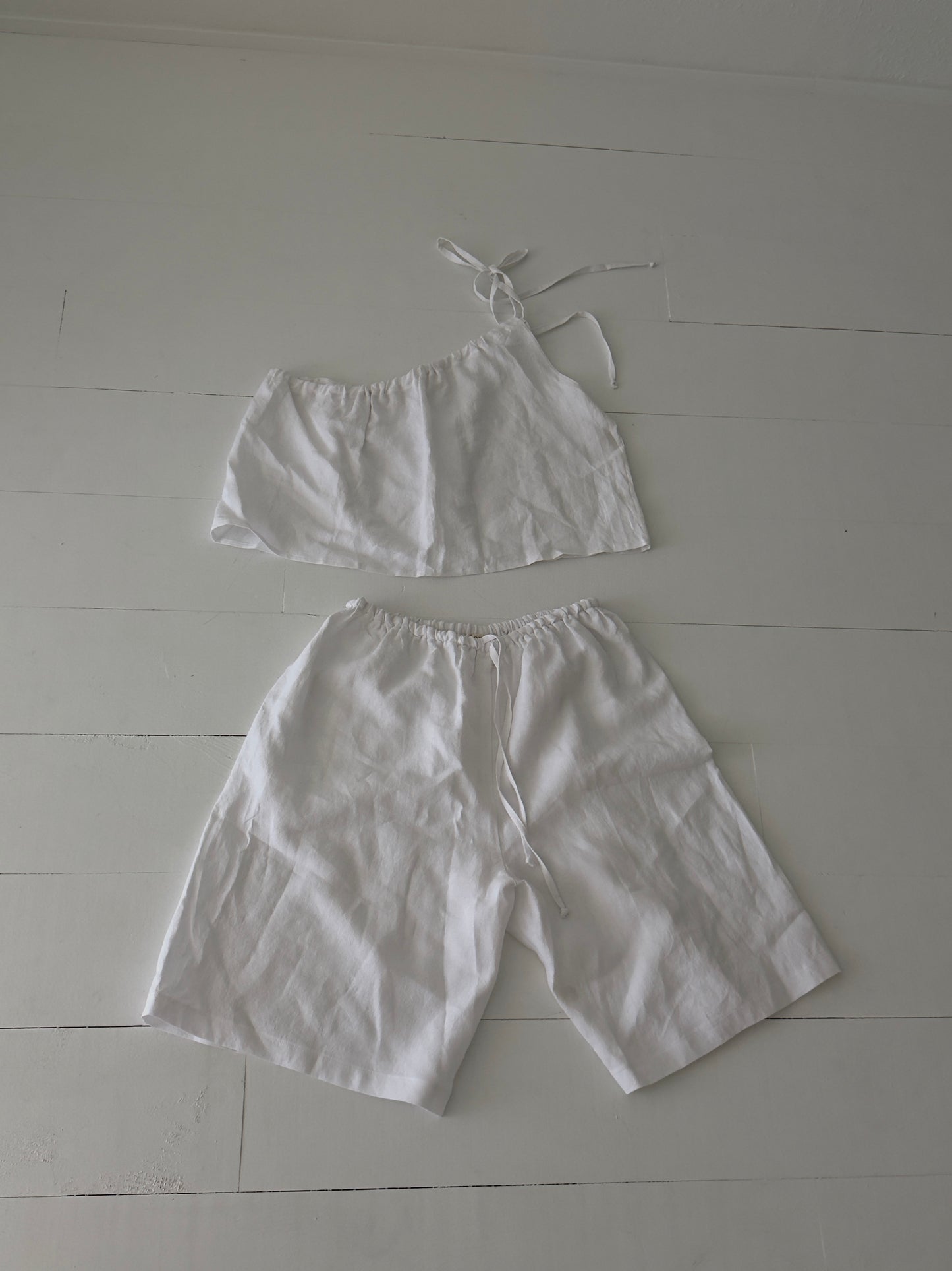 White Linen Asymmetric Tank & Culotte Size 3