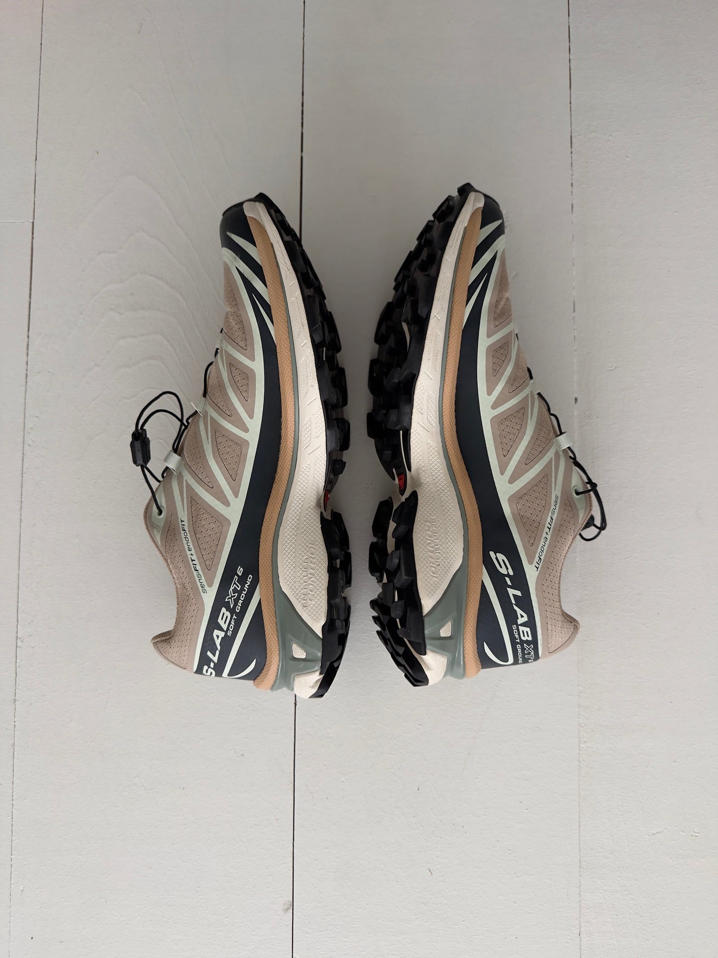 Salomon XT6- Womens 9.5