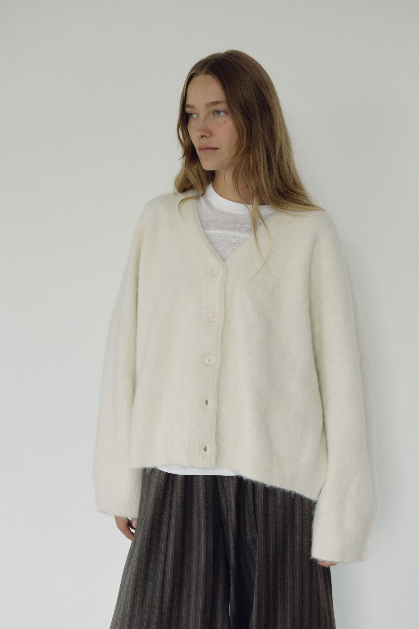 The Milk V Neck Knit - LXL