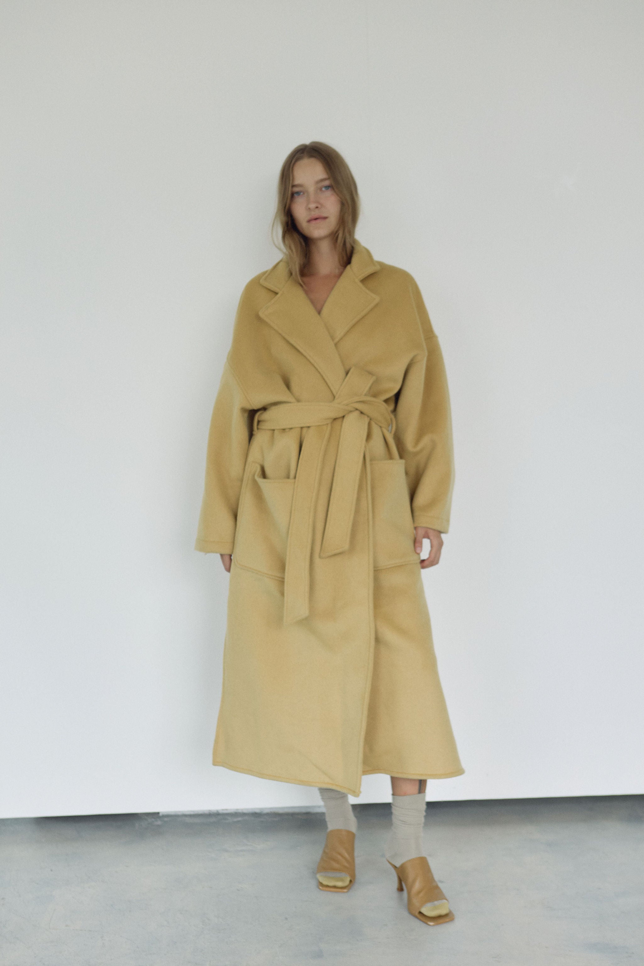 The Wool Wrap Coat LXL, last one – BOHÈME