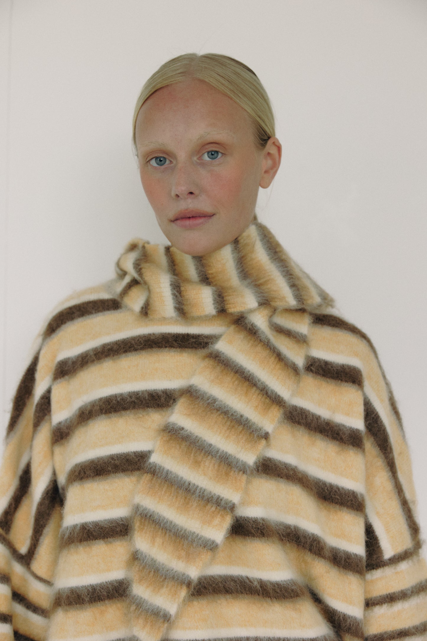 The Hooded Scarf, Stripe