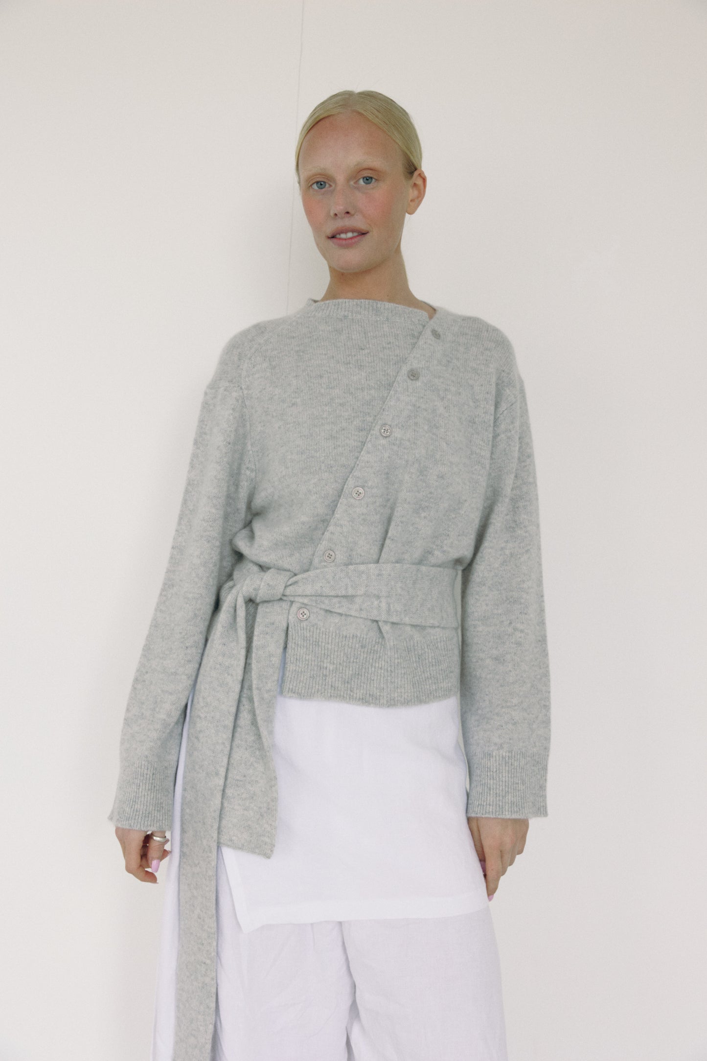 The Asymmetric Cashmere Knit, Grey