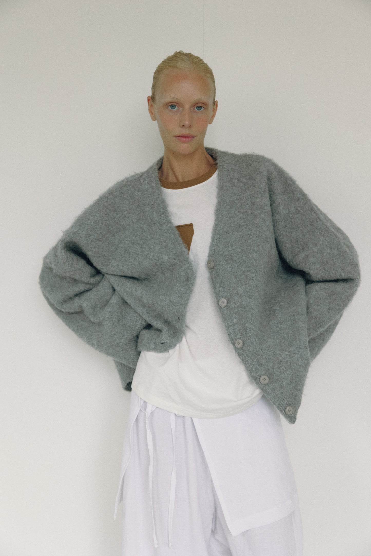 The V Neck Cardi, Grey