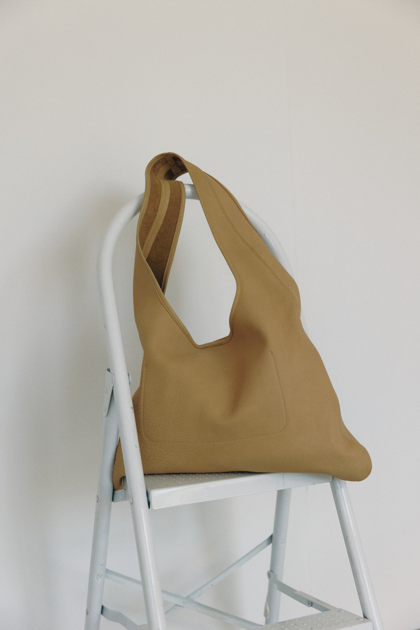 The Leather Bag -Palomino