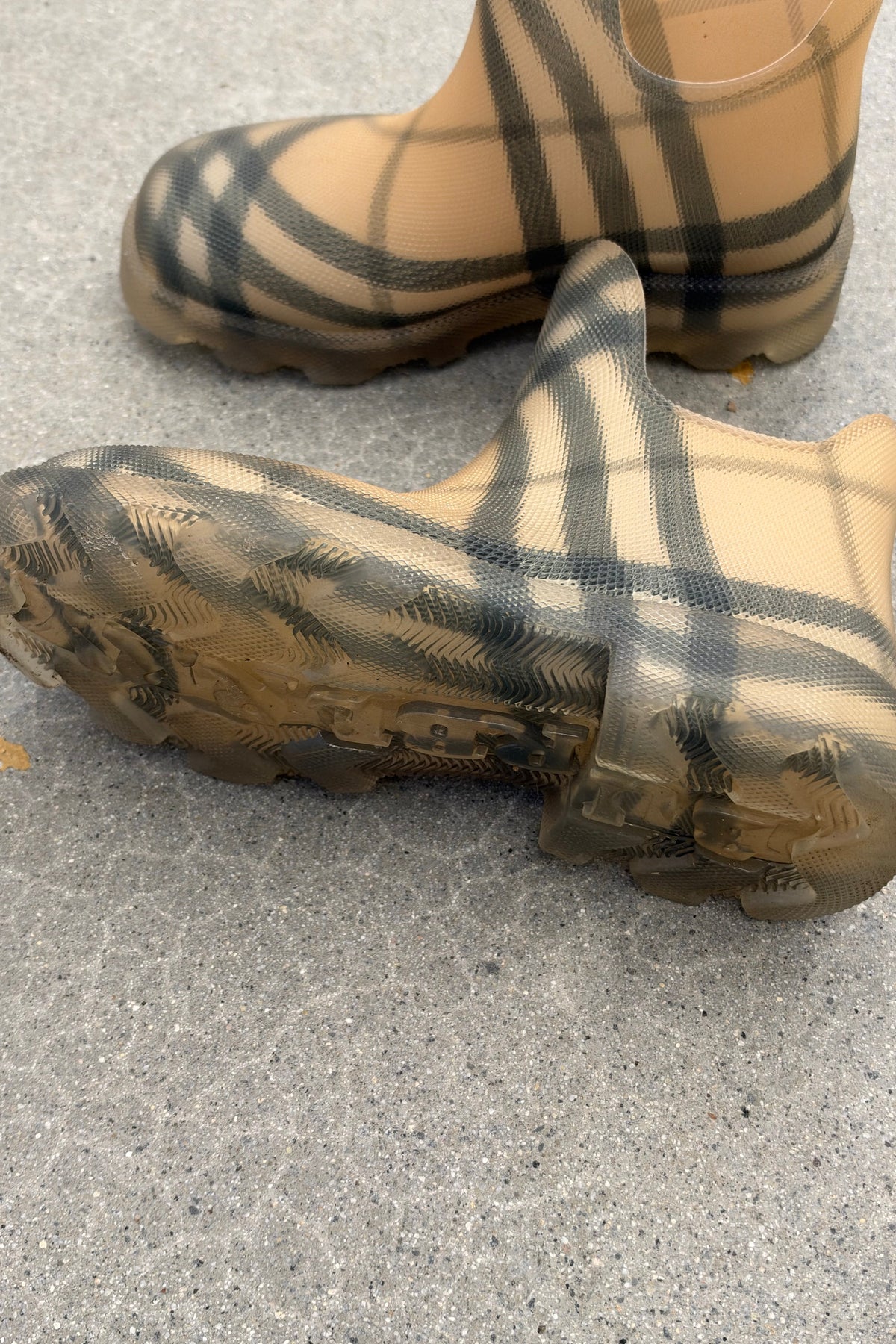 Burberry Boots (39)