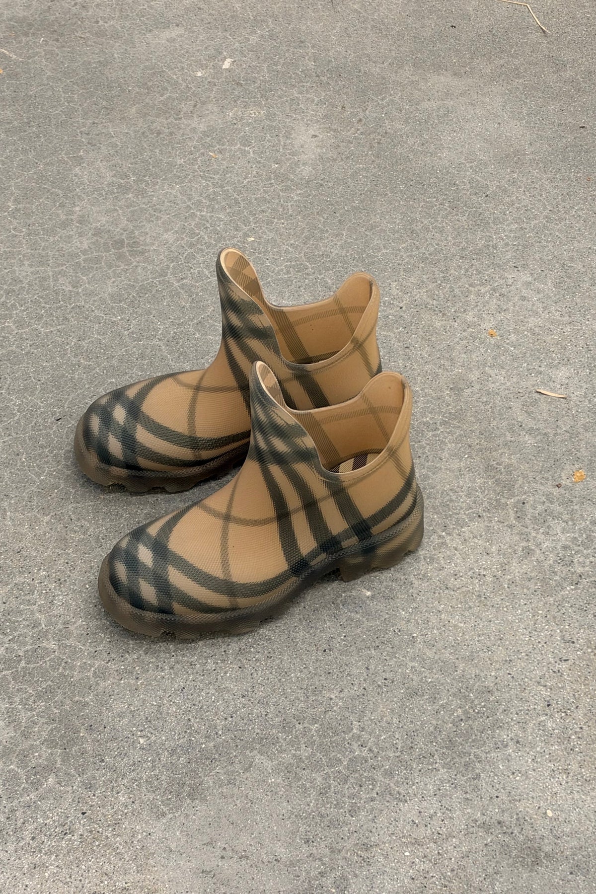 Burberry Boots (39)