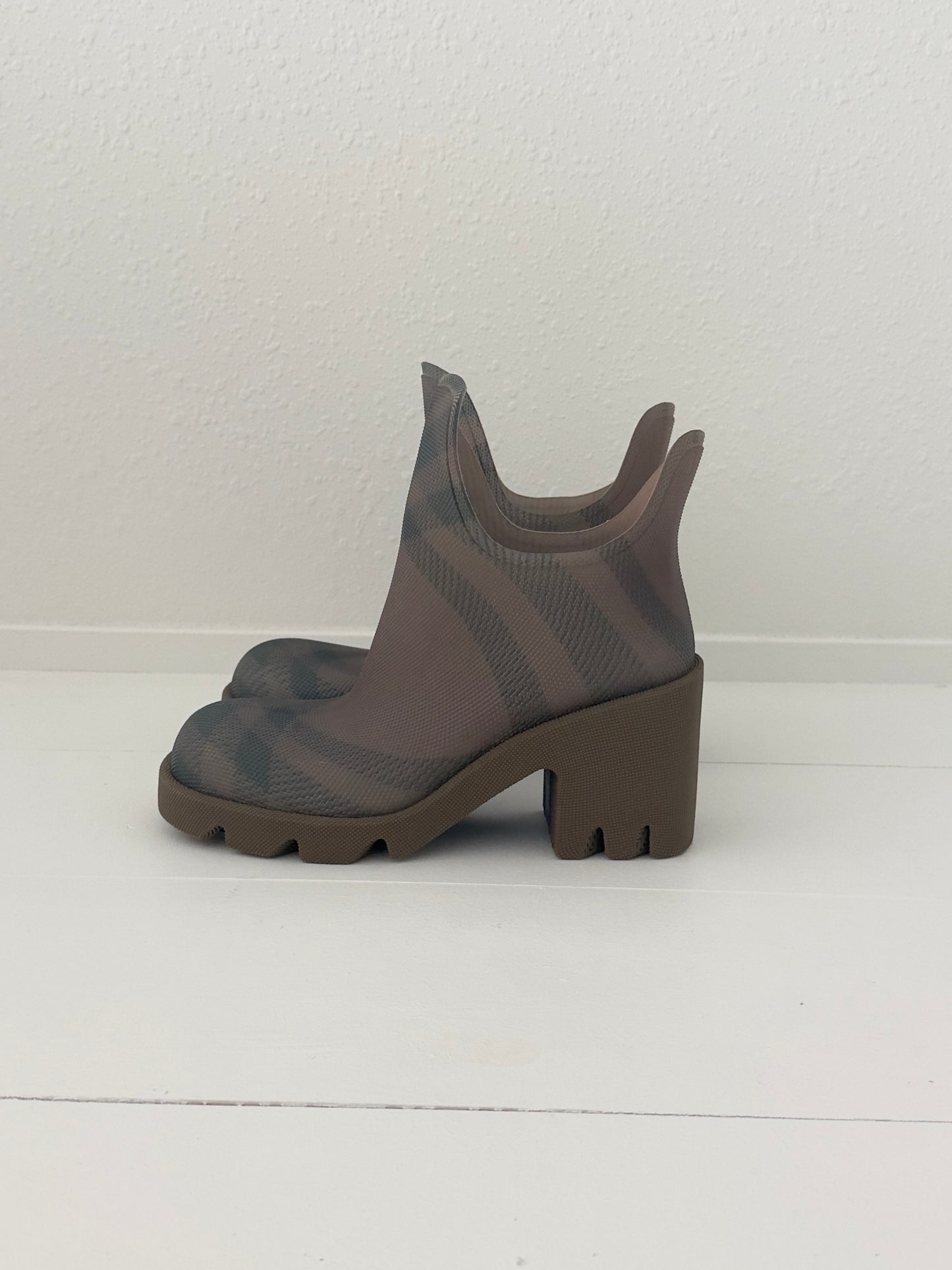 Burberry Marsh Rain Boots, Size 9